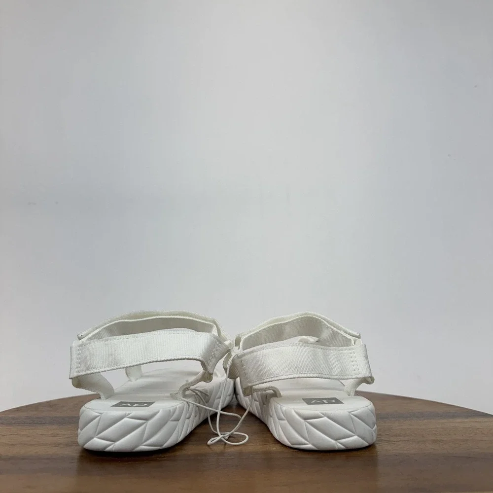 New NWOB Big‎ Kids Dolce Vita Zaidey Strappy Platform White Sandals Size 5 Y
